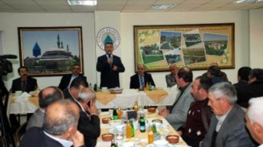 Başkan Han&ccedil;erli Mahalle Muhtarları İle Yemekte Buluştu