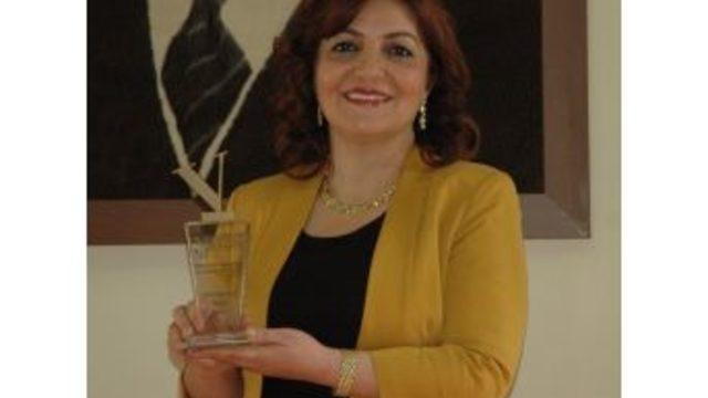 Giresun Üniversitesi Rektörü Aygün Attar, Yılın Rektörü Seçildiği İçin Mutlu