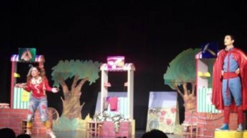 G&ouml;k&ccedil;e&ouml;renli &Ouml;ğrenciler Salihli&rsquo;yi Gezdi