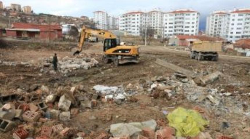 Karapınar Projesi&rsquo;nde Yıkım &Ccedil;alışmaları Devam Ediyor
