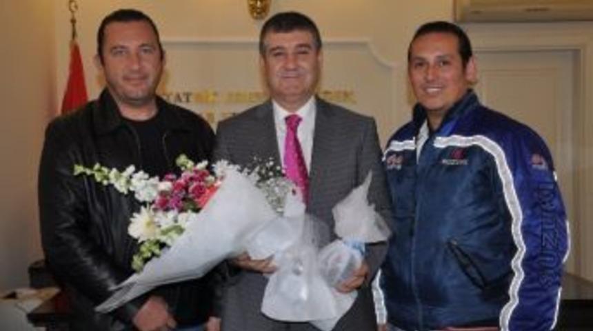 Kaymakam &Ouml;zdemir Motosiklet S&uuml;r&uuml;c&uuml;lerini Uyardı