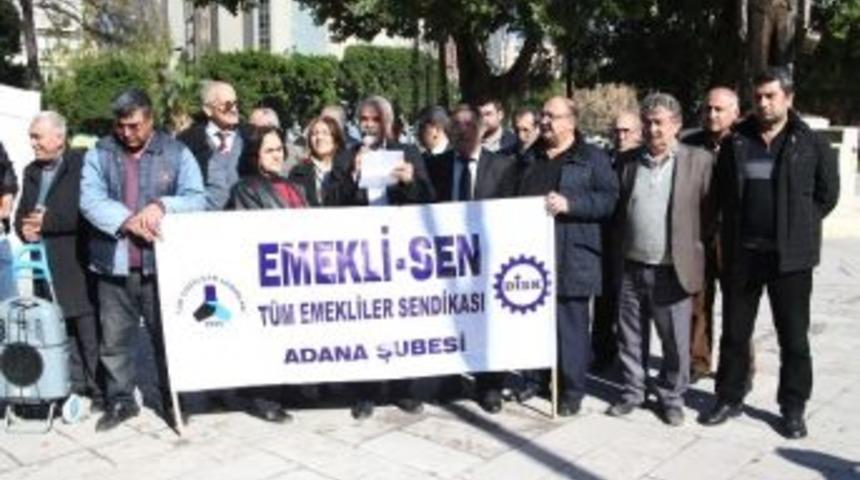 Emekliler Maaş Zamlarını Protesto Etti