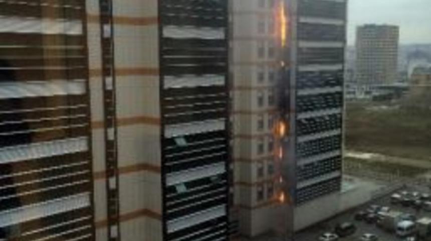 İstanbul Vizyon Park&rsquo;ta Yangın Paniği