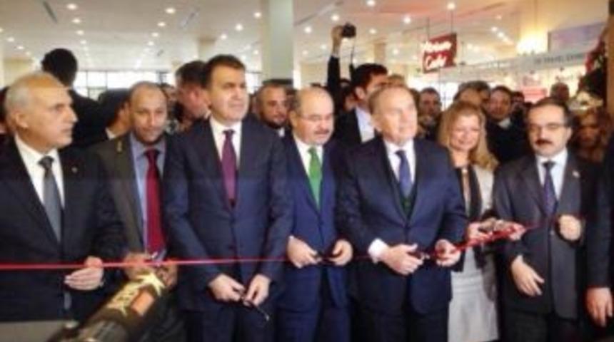 Bakan &Ouml;mer &Ccedil;elik: &ldquo;d&uuml;nya T&uuml;rkiye&rsquo;yi Merak Ediyor&rdquo;