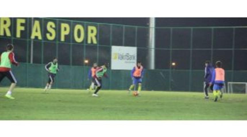 Şanlıurfaspor, İstanbul B&uuml;y&uuml;kşehir Belediyespor Ma&ccedil;ı Hazırlıklarını S&uuml;rd&uuml;r&uuml;yor