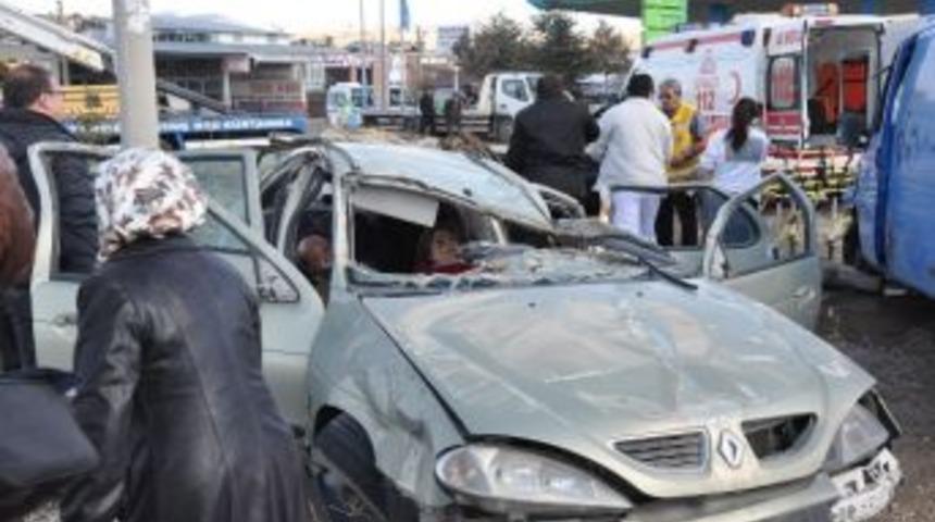 Artan Otobüs Kazaları Sağlık Görevlilerini Da Harekete Geçirdi