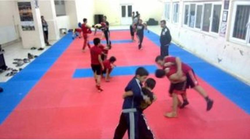 Halk Eğitim Merkezi Wushu Takımını Kurdu