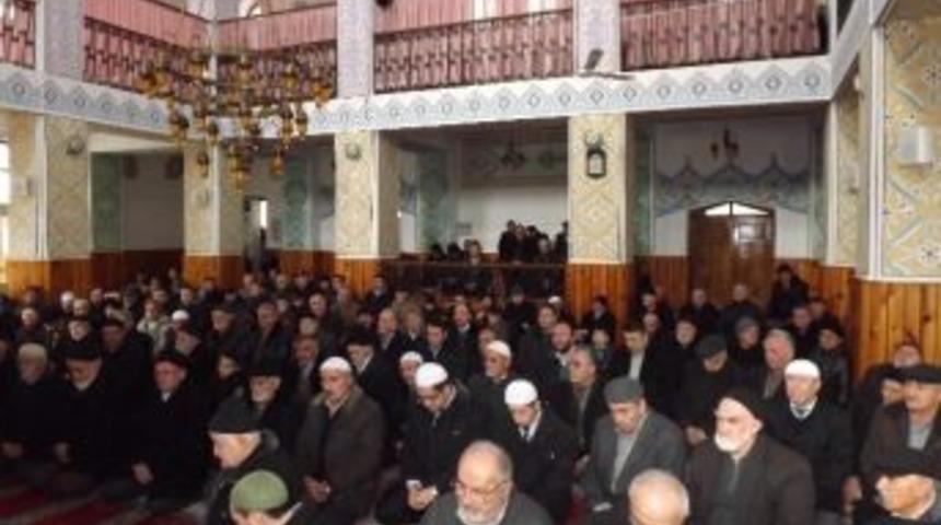 Daday&rsquo;ın En Kalabalık Umre Kafilesi Dualarla Uğurlandı