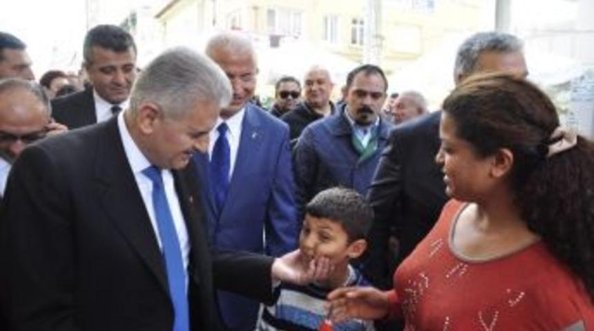 Binali Yıldırım Torbalı&rsquo;da Coşkuyla Karşılandı