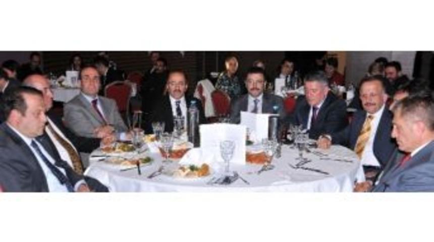 Trabzon&rsquo;da Belediye Başkan Adayları Aynı Masada Buluştu