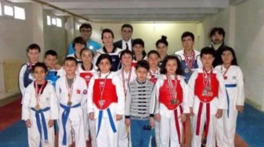 Havran&rsquo;da Tekvandoculara Kaymakam Ziyareti