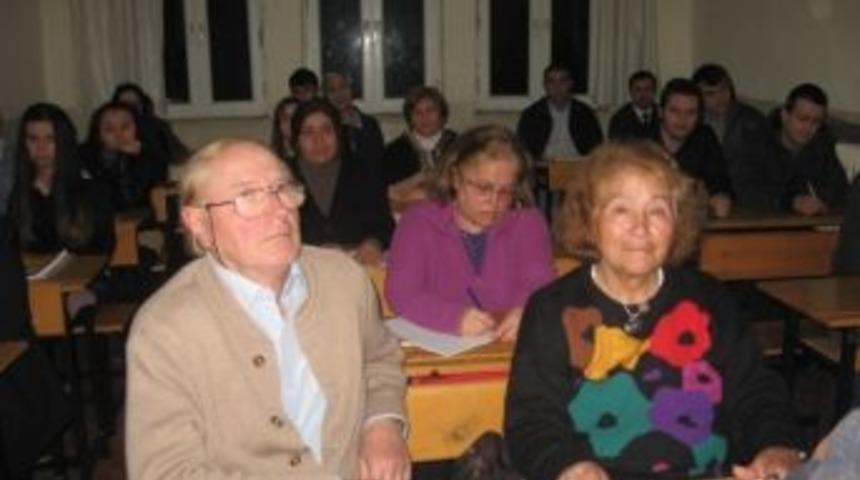 Burhaniye'de İngilizce Kursuna Yoğun İlgi