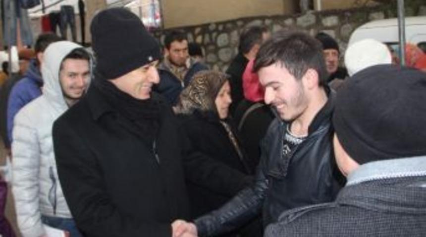 &Ouml;zata, Perşembe Pazarı Esnafını Gezdi