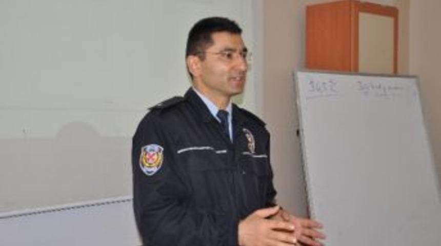 Okul Servis S&uuml;r&uuml;c&uuml;s&uuml; Ve Rehberlerine Eğitim