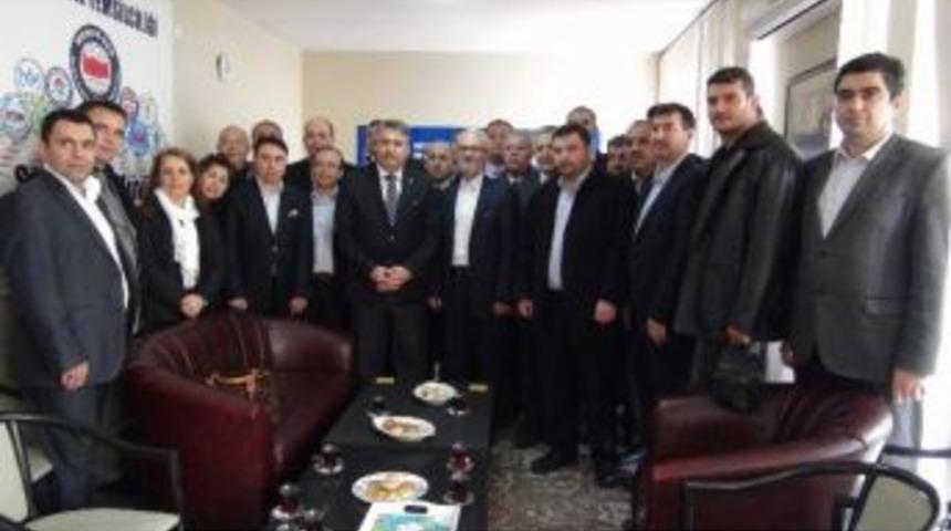 Ak Parti Yunusemre Adayı &Ccedil;er&ccedil;i&rsquo;den Eğitim Bir-sen Ziyareti