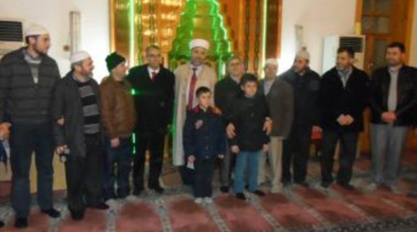 &Uuml;&ccedil;&uuml;nc&uuml; Grup Umreciler Uğurlandı