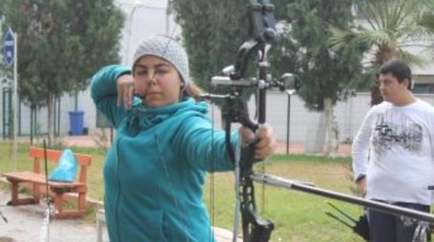 Aleyna, D&uuml;nya Şampiyonasında Mersin&rsquo;i Temsil Edecek