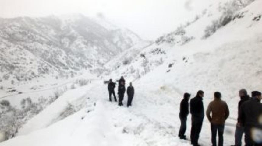 Vedaş Ekibi &Ccedil;ığda Mahsur Kaldı