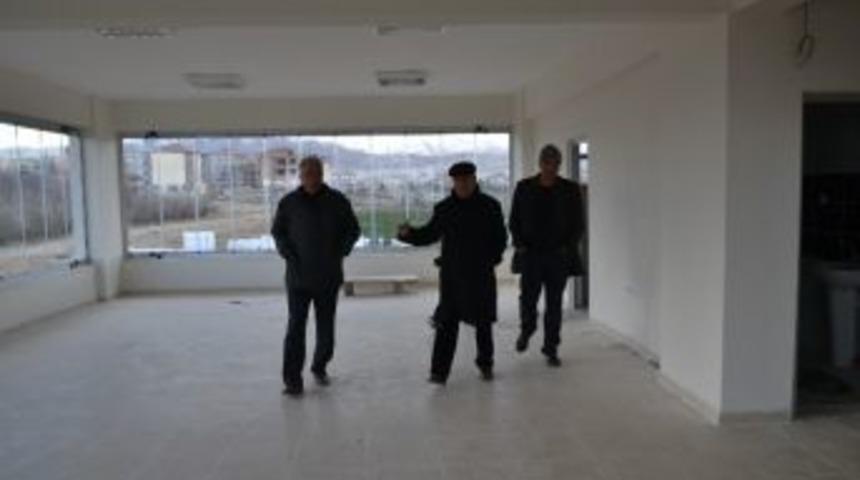 Yeşiltepe Spor Kompleksinde Saha Yapım &Ccedil;alışmaları S&uuml;r&uuml;yor