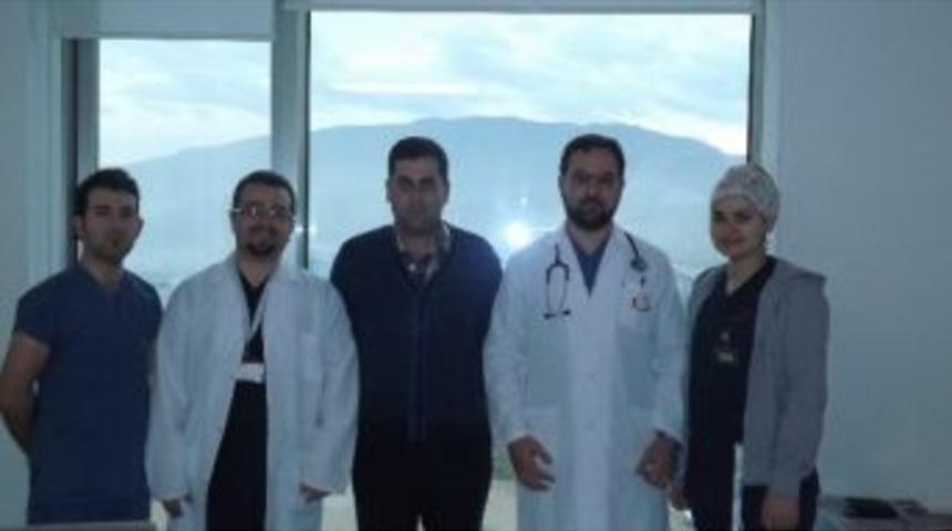 Kalp Krizi Ge&ccedil;iren Gen&ccedil; 30 Dakika S&uuml;ren Operasyonla Hayata Tutundu