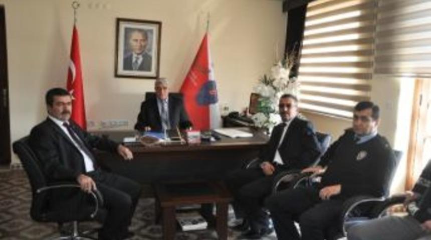 Kırkağaç'ta Mhp'den Emniyet Müdürü Uysal’a Ziyaret