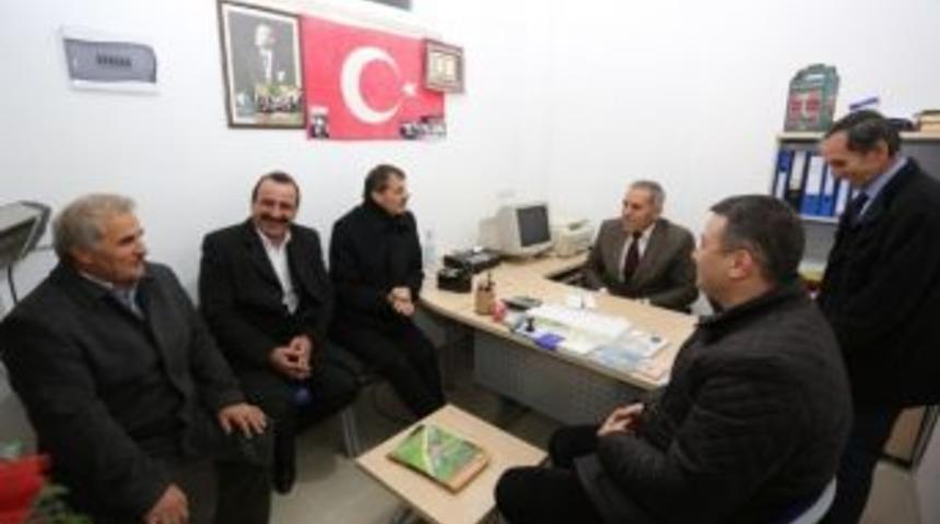 Başkan Alemdar G&uuml;m&uuml;şhane Esenler K&ouml;y&uuml; Derneğini Ziyaret Etti