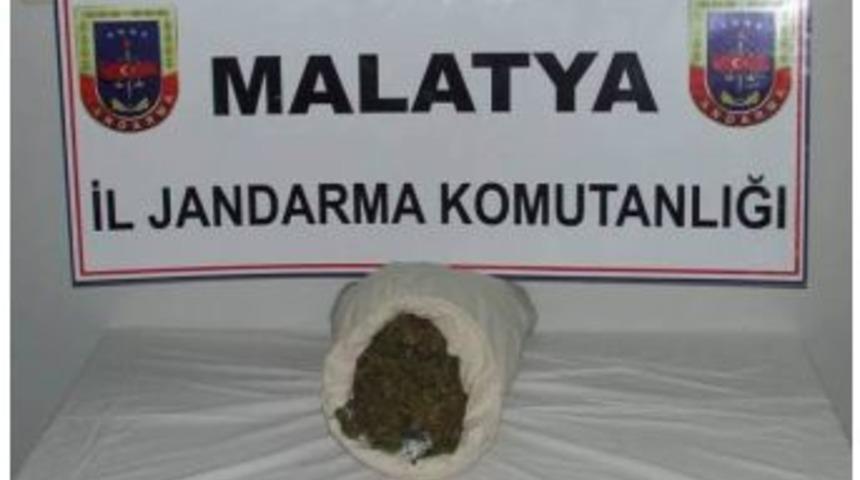 Malatya&rsquo;da Esrar Ve Ka&ccedil;ak Sigara Ele Ge&ccedil;irildi