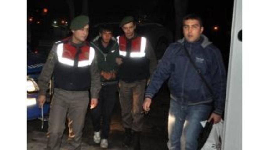 Yaşlı &Ccedil;ifti Tapu Ve Paraları İ&ccedil;in Darp Ettiler