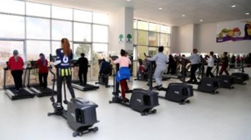 Şehitkamil&rsquo;de Hanımların Spor Tutkusu B&uuml;y&uuml;yor