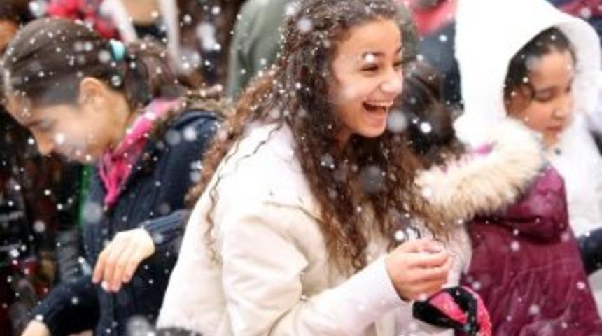 Mersin'in İkinci Kar Festivali Renkli Başladı