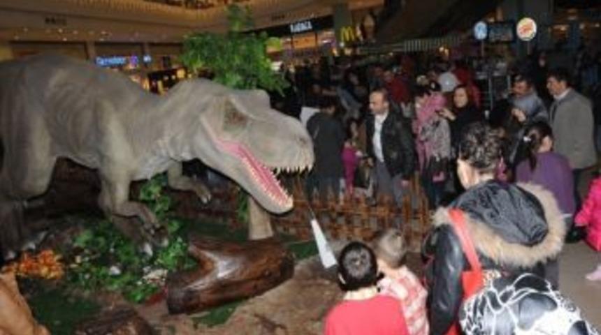 Tekira&rsquo;da Dev Dinozorlarla Nefes Kesen Macera Başladı