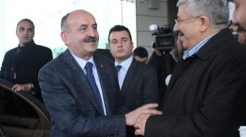 Bakan M&uuml;ezzinoğlu, Nejat İşler&rsquo;i Ziyaret Etti