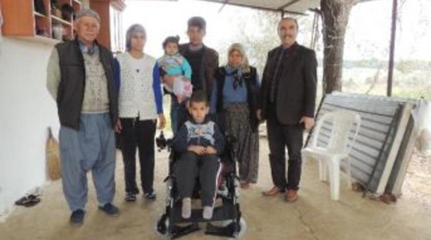 Başkan Yıldırım&rsquo;dan Umut&rsquo;a Tekerlekli Sandalye
