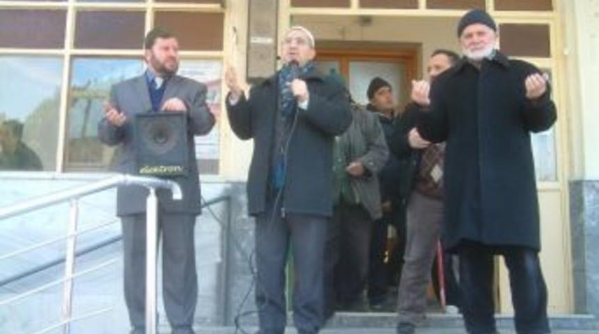 Burhaniye&rsquo;de &Ccedil;ift&ccedil;iler Yağmur Duasından Vazge&ccedil;miyor