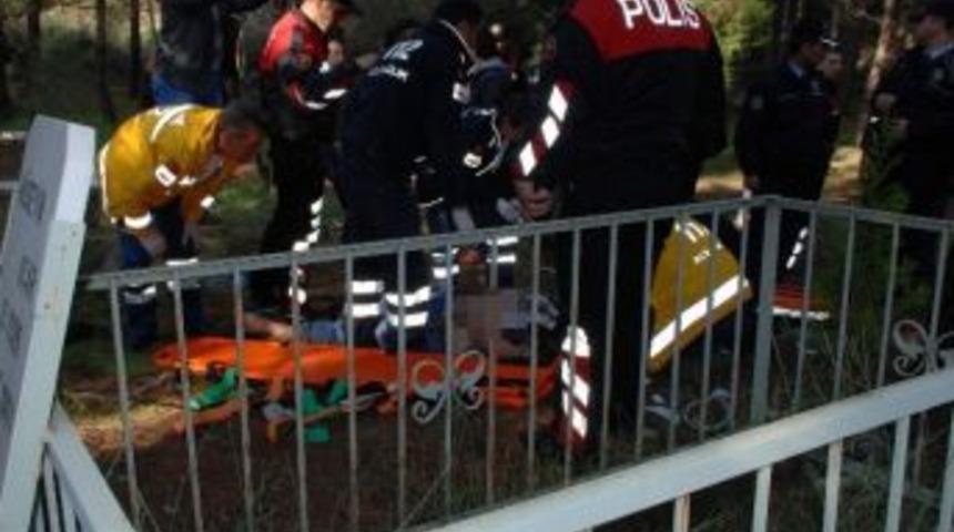 Mezarlıkta İntihara Kalkışan Adamı Polisler Kurtardı