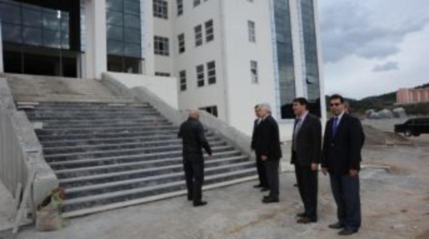 Rekt&ouml;r Alkan, Kampustaki İnşaatları İzledi