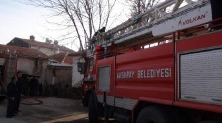 Aksaray'da Ev Yangını