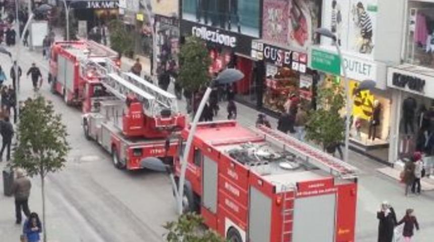 Mağazada Yangın Paniği