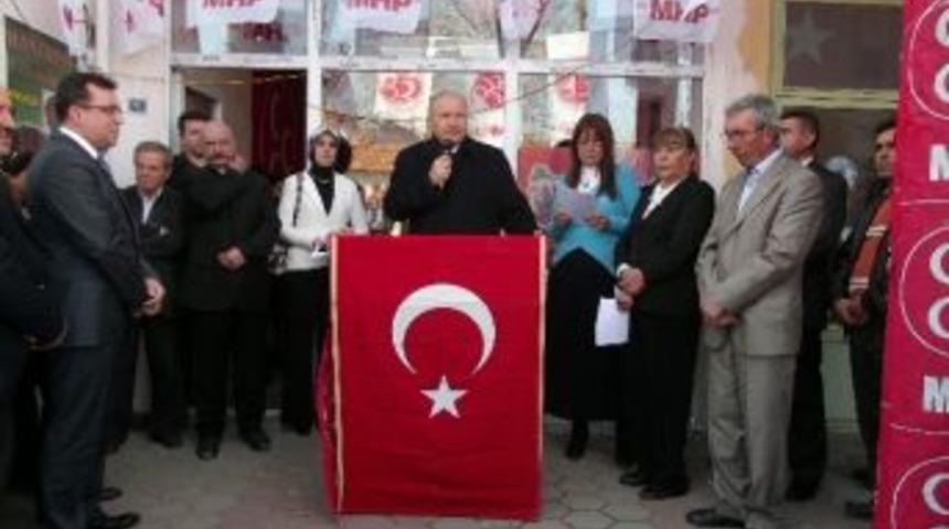 Kadir &Ccedil;alışıcı Beylikova&rsquo;da Se&ccedil;im B&uuml;rosu A&ccedil;tı