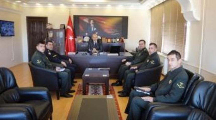 Askerlerden Kaymakam Canatan'a Ziyaret