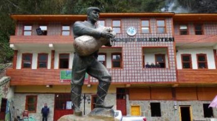 T&uuml;rkiye&rsquo;de İlk Tulum Heykeli Rize&rsquo;de Yapıldı