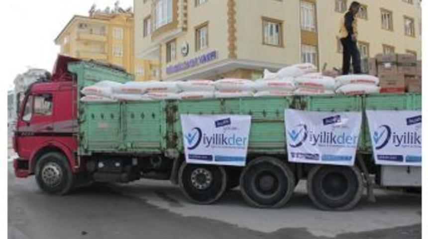 İyilikder&rsquo;den Suriye&rsquo;ye 18 Tır Yardım Malzemesi