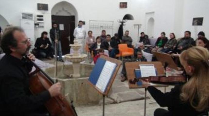 Ruhsal Hastalıklara "klasik M&uuml;zikle&rdquo; Tedavi