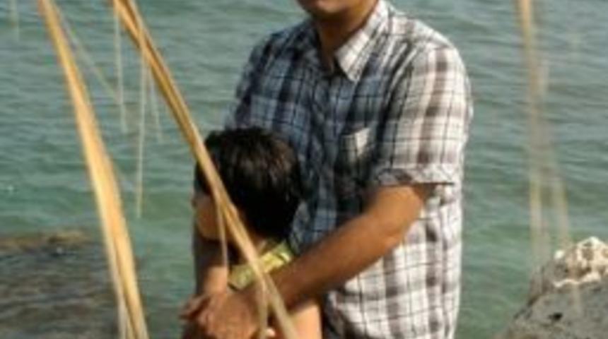 Edebiyat &Ouml;ğretmeni Otomobilinin İ&ccedil;inde &Ouml;l&uuml; Bulundu