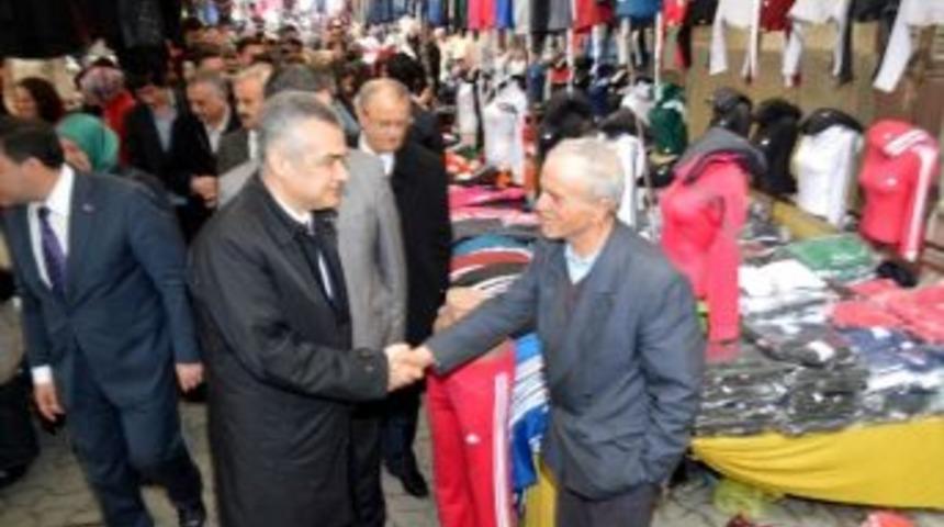 Ak Parti&rsquo;nin B&uuml;y&uuml;kşehir Adayı Savaş, İncirliova&rsquo;da Halkla Buluştu