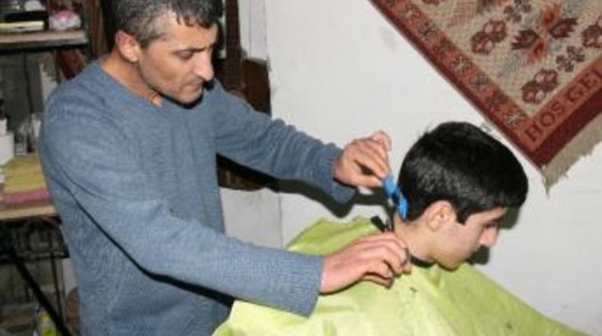 (&ouml;zel) Doktorların &lsquo;berber&rsquo; Mesaisi