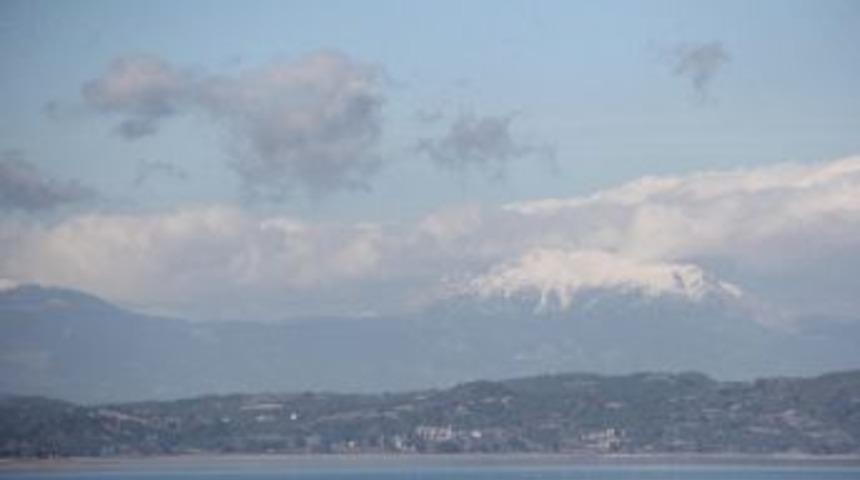 Kuraklık Nedeniyle Toroslar Gelinliğini Ge&ccedil; Giydi