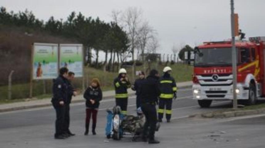 Otomobil İle Motosiklet &Ccedil;arpıştı: 2 Yaralı