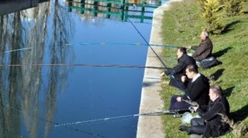 Oltasını Alan Porsuk &Ccedil;ayına Koştu