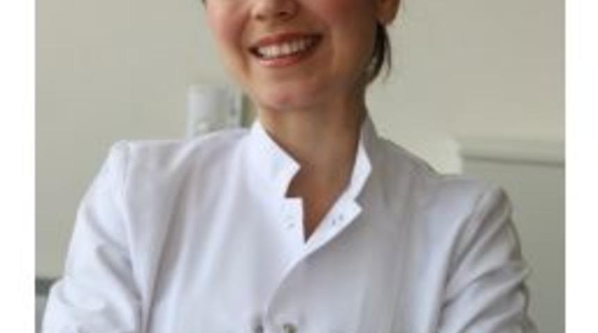 Diş Hekimi Adayı &Ouml;ğrenciler İlkokullarda Ağız Hijyeni Eğitimi Veriyor